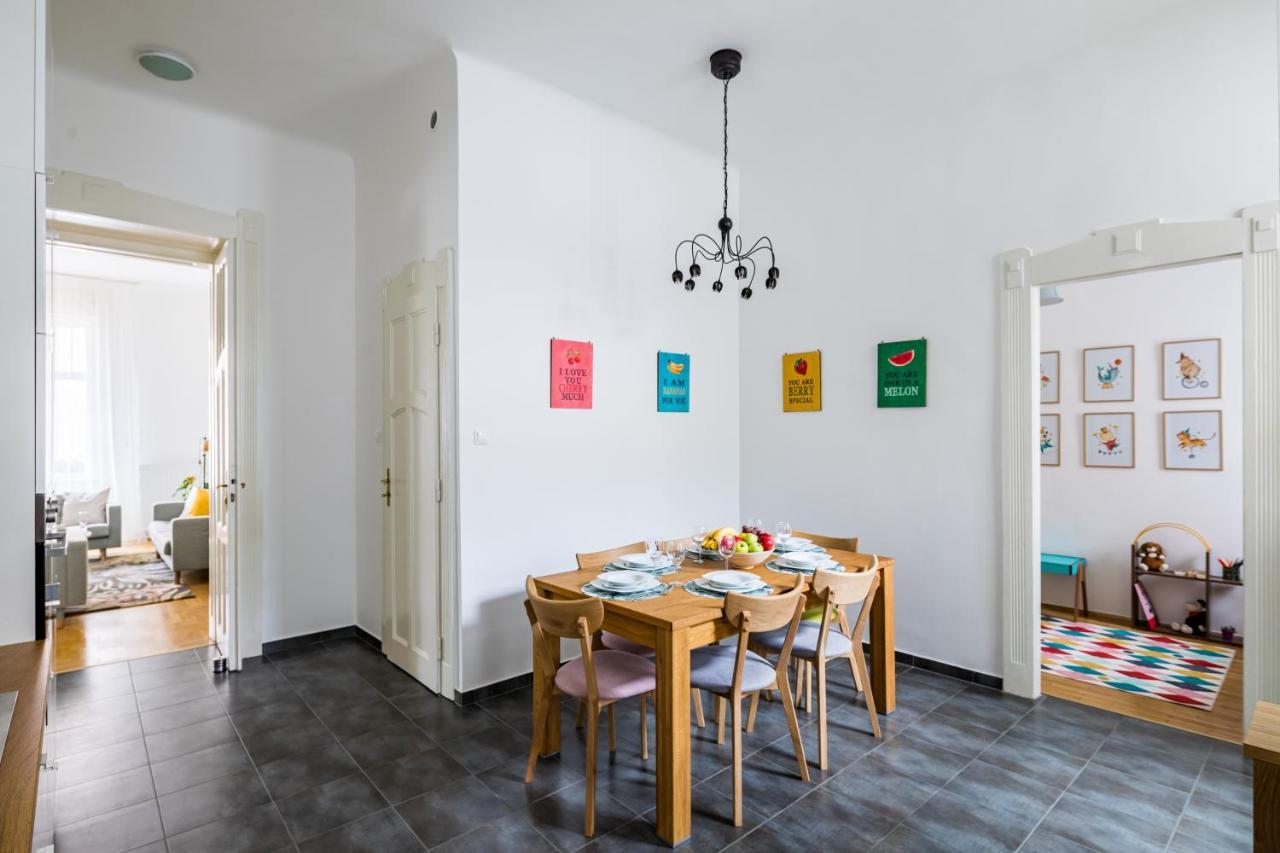 Captain Buda Apartment Budapest Exteriör bild