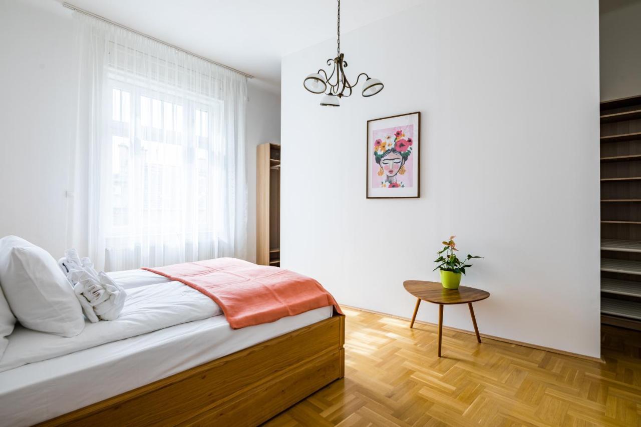Captain Buda Apartment Budapest Exteriör bild