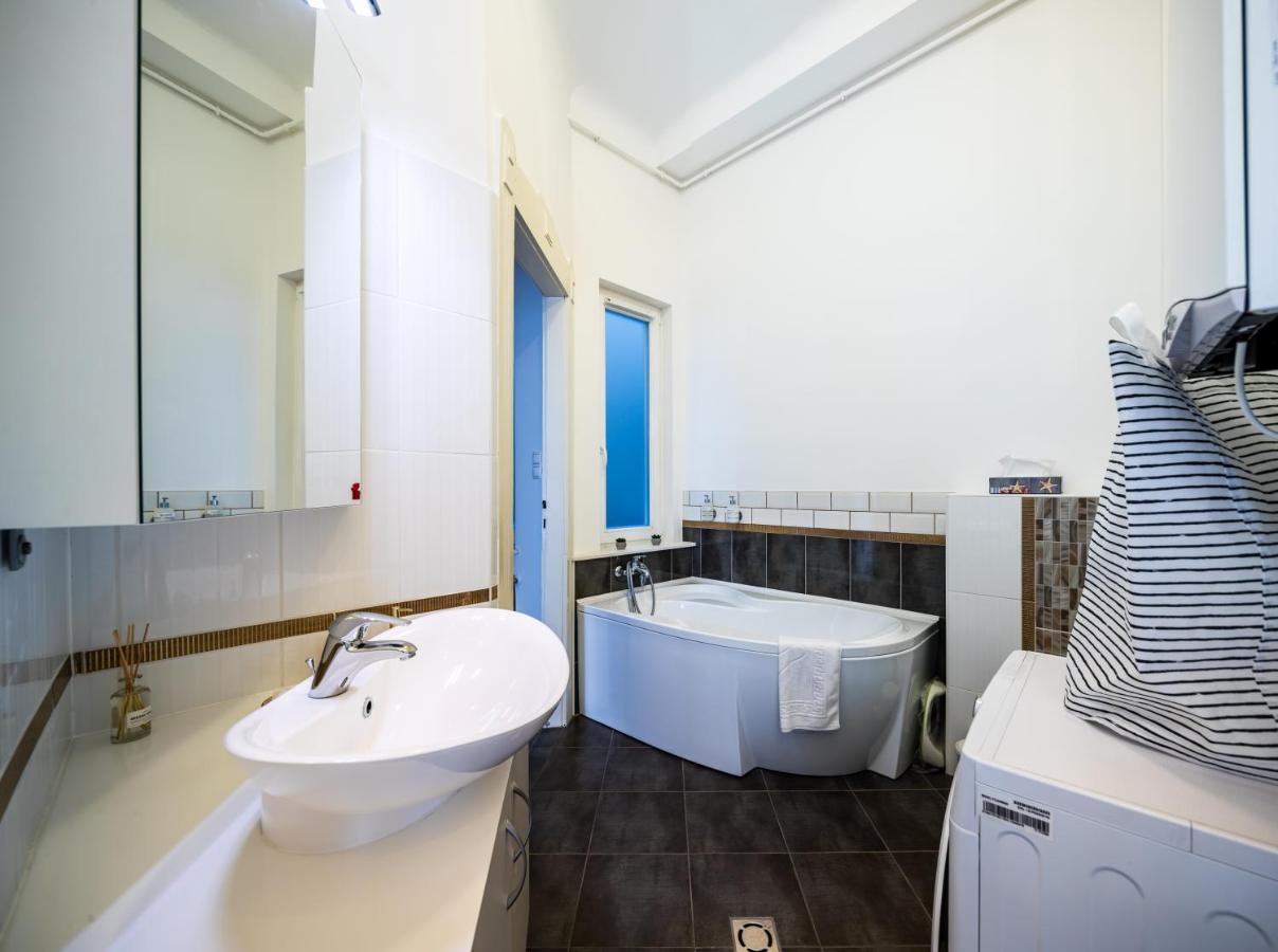Captain Buda Apartment Budapest Exteriör bild
