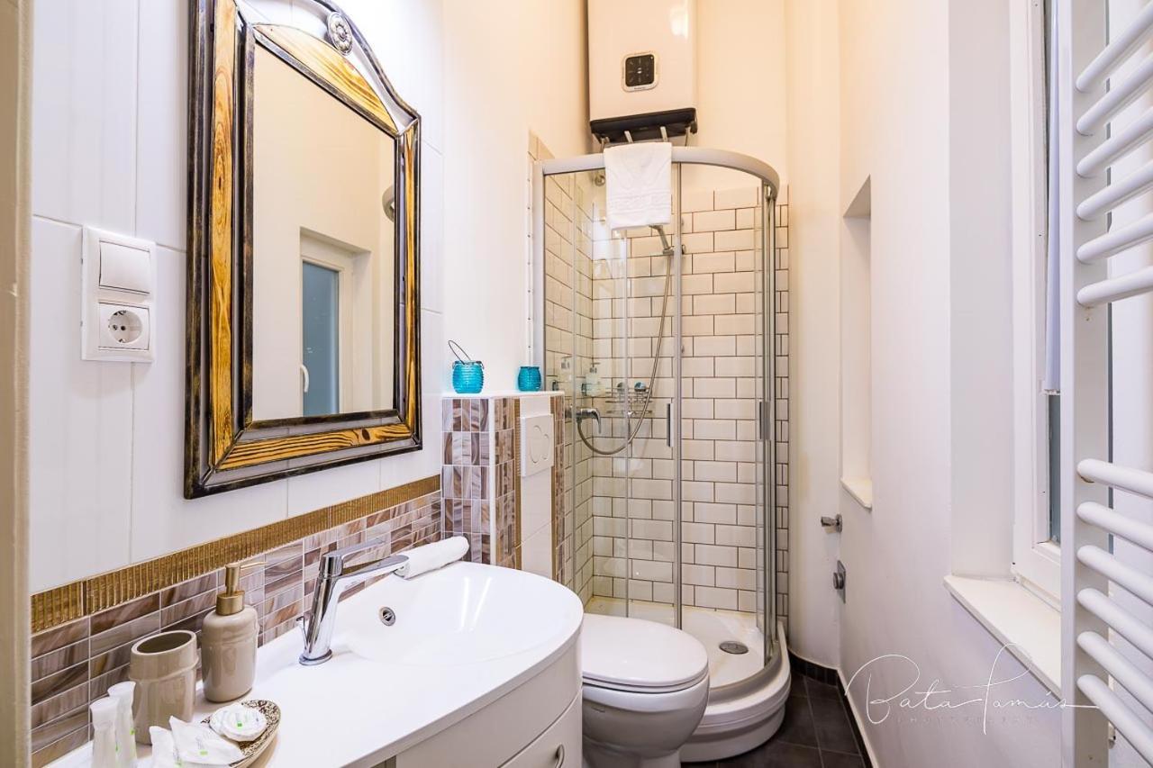 Captain Buda Apartment Budapest Exteriör bild